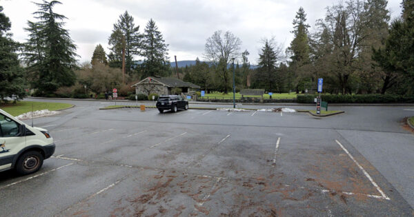 Stanley Park Golf Course / Stanley Park Brewing Restaurant and Brewery Parking Lot